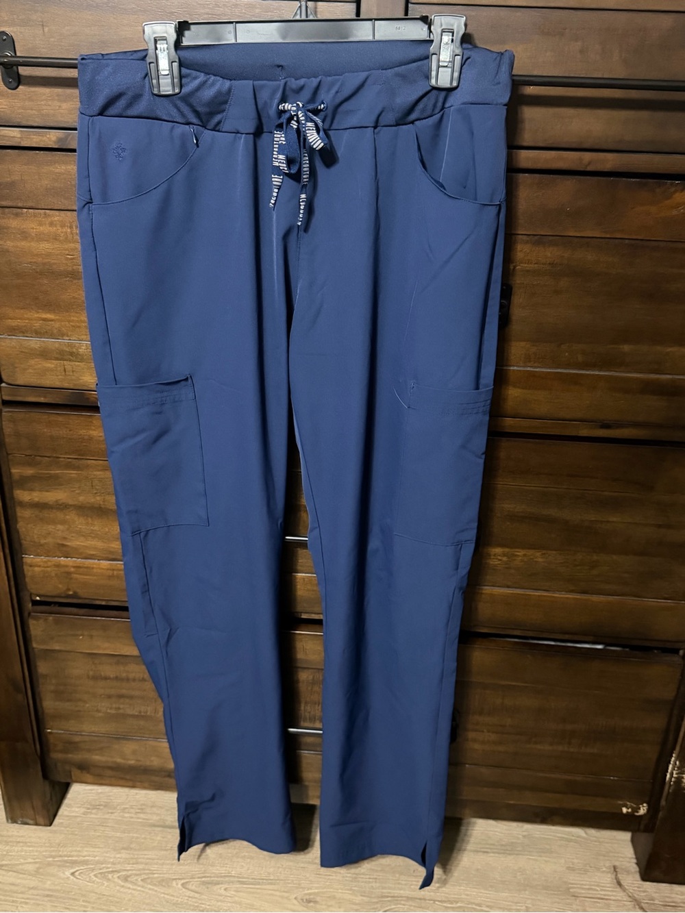 Women’s Straight-Leg Drawstring Scrub Pants in Navy